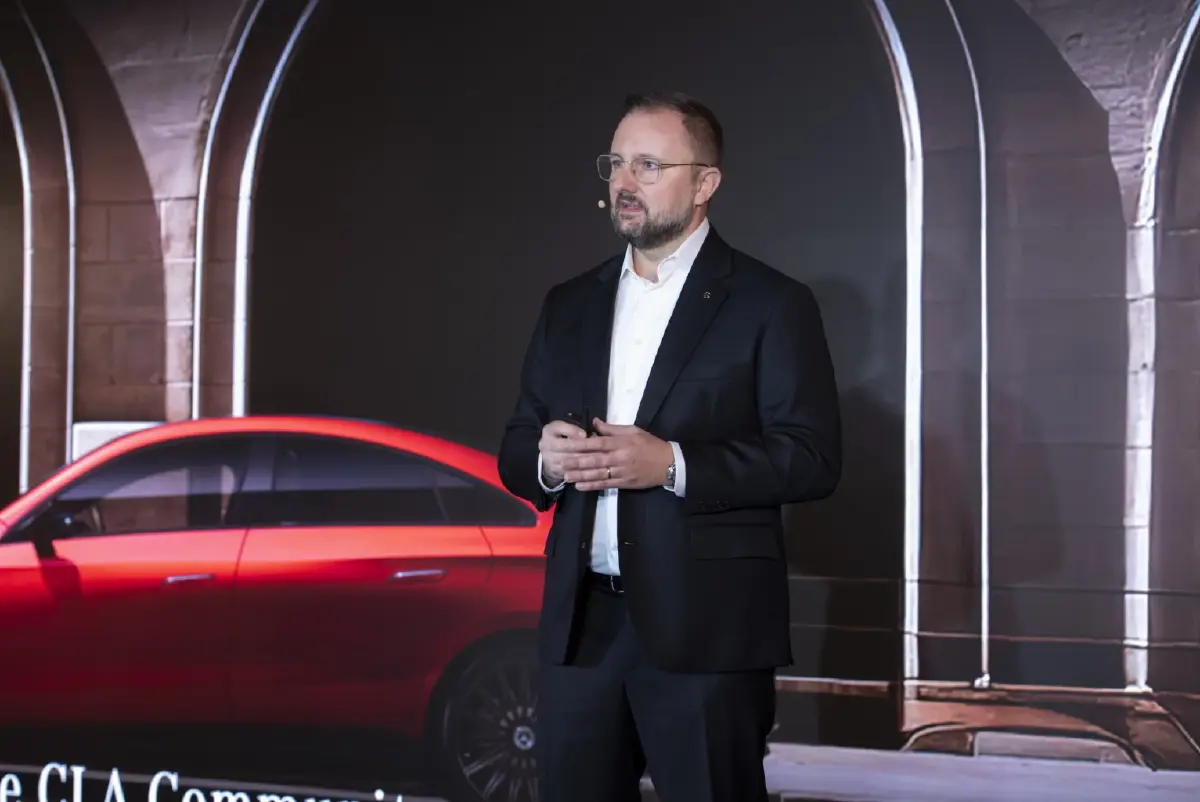 ประธานใหม่ เบนซ์ ลุย อีวี - Retail of the Future - เปิดศูนย์รถคลาสสิค