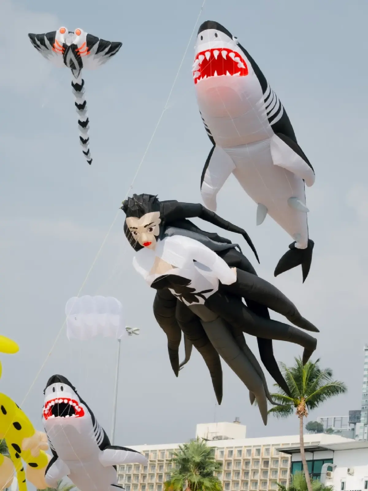 ชักว่าวนานาชาติ ตระการตาชายหาดพัทยา เฟสติวัลที่โลกรอคอย