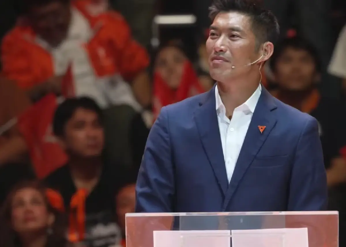 ‘ธนาธร’ ชวนทำภารกิจ 100 ปีอภิวัฒน์สยาม ให้สำเร็จในรุ่นเรา