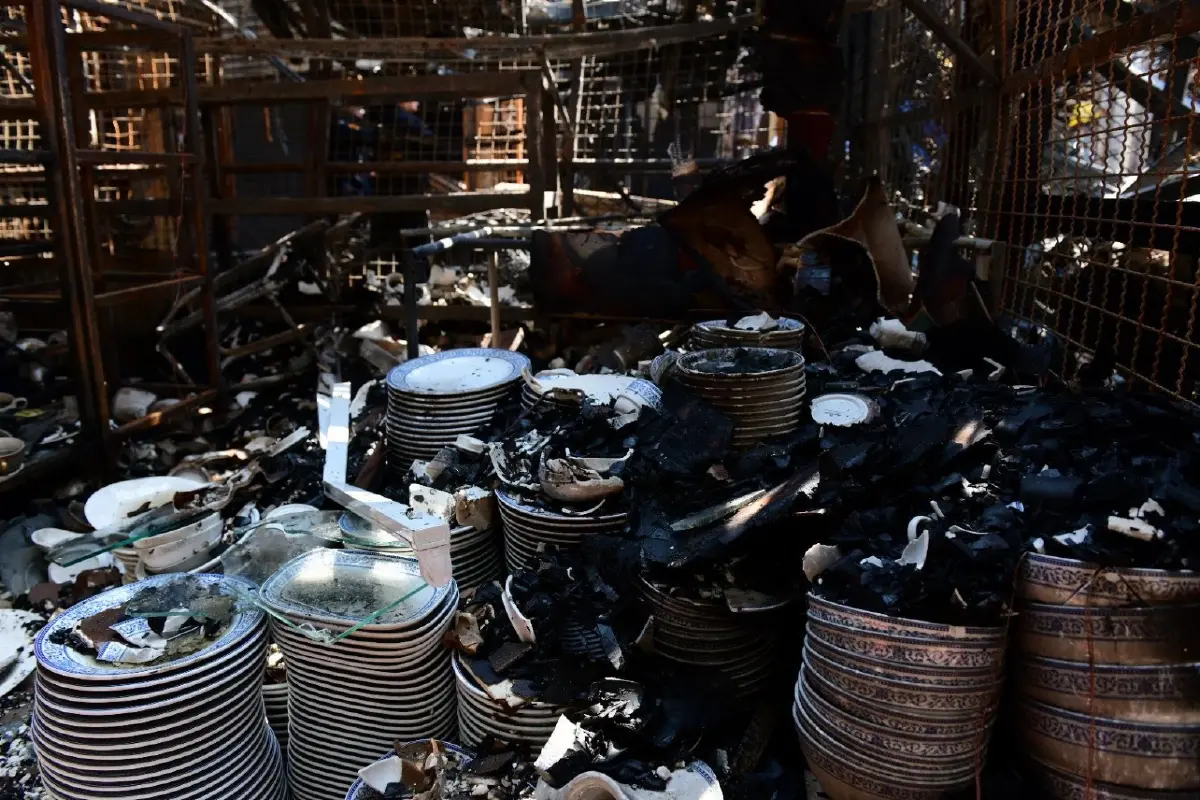 อัปเดต 'ไฟไหม้ตลาดจตุจักร' กทม. ประกาศเป็นเขตอันตราย เร่งรื้อถอน-เยียวยาผู้ค้า