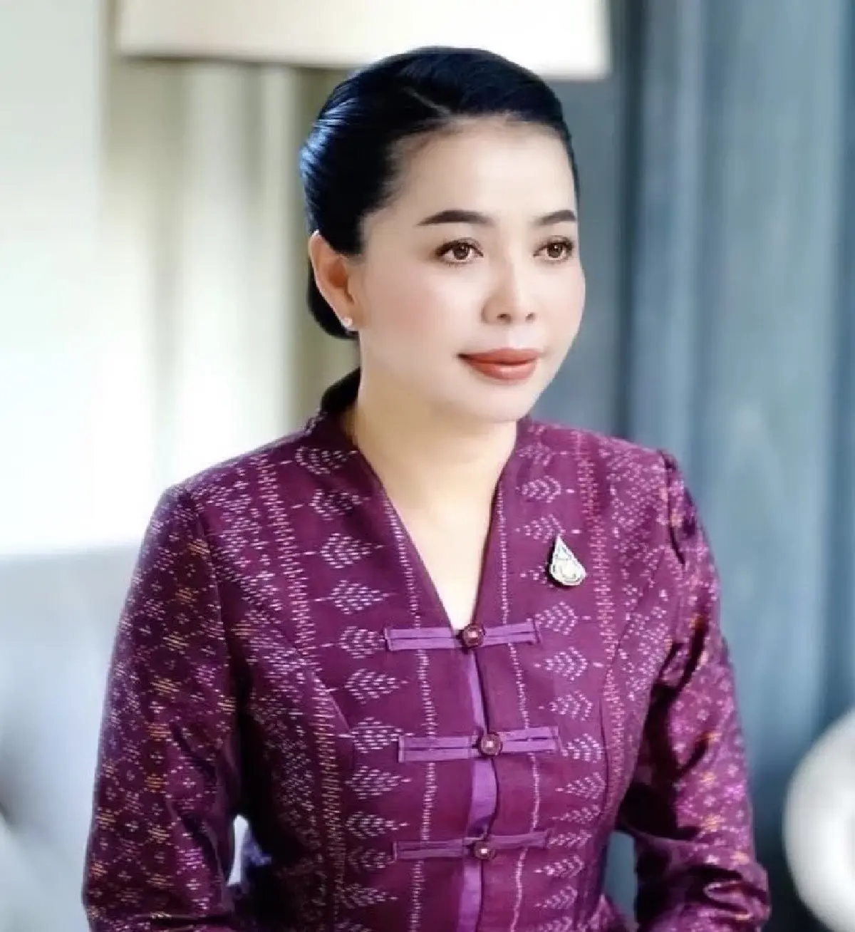 สแกนเลือดแท้ 'น้ำเงิน' เช็ก '20 บ้านใหญ่' ชิงโชคหวย 'รมต.'