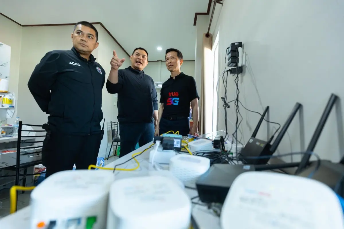ระทึก บุกตรวจอาคารต้องสงสัยที่แม่สาย ลุยตัดอุปกรณ์ส่งเน็ตข้ามแดน