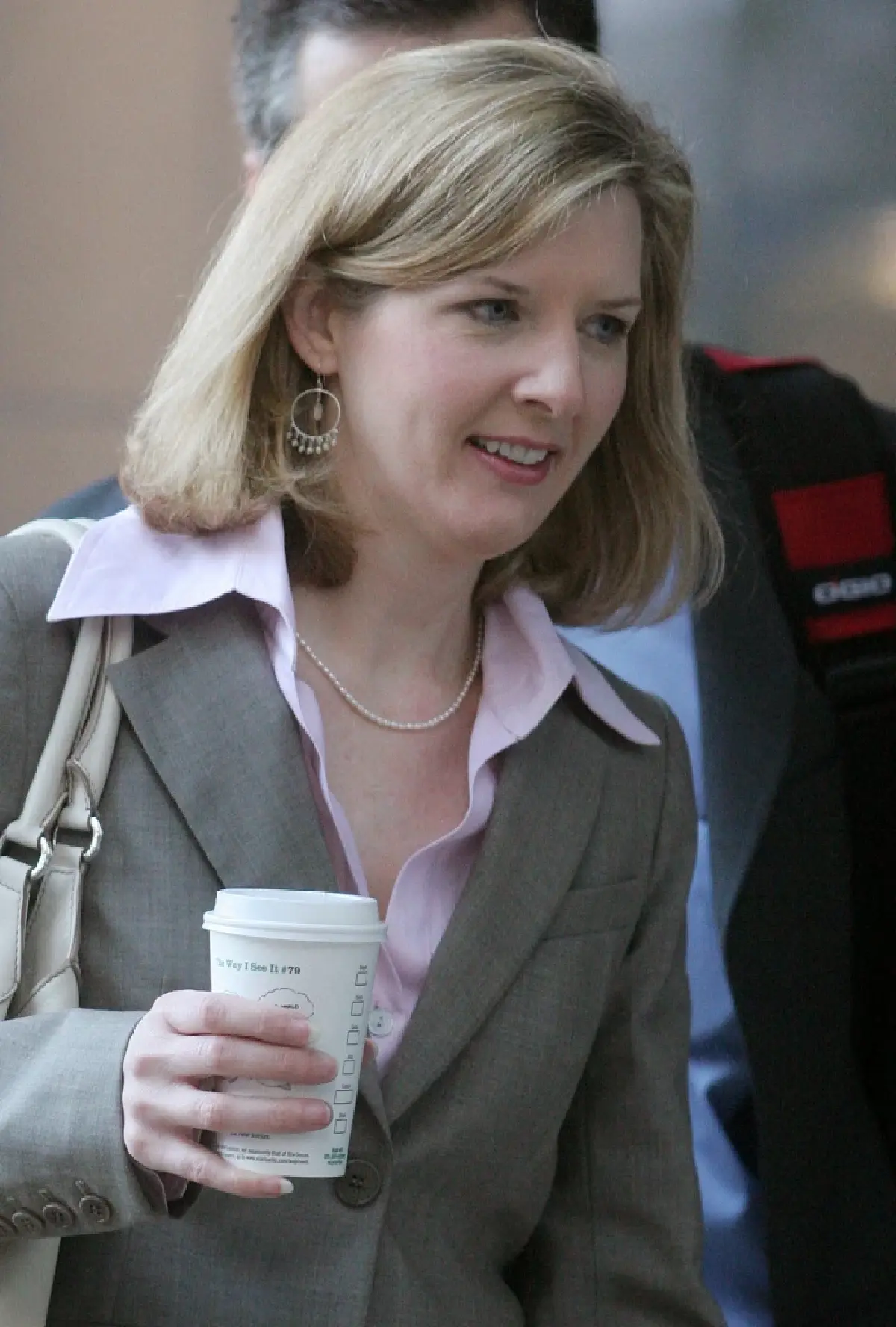 จาก 'เจ้าชาย' ถึง 'ทนายโกลด์แมน แซคส์' คดีอื้อฉาวเอปสตีน มีใครต้องลาออกแล้วบ้าง