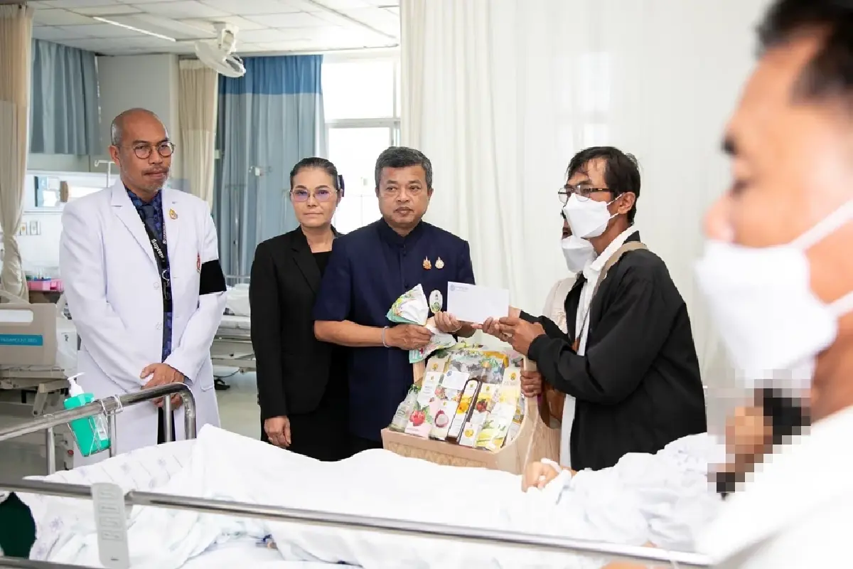 ในหลวง ทรงรับนักเรียนที่บาดเจ็บเหตุยิงในโรงเรียน ไว้เป็นคนไข้ในพระบรมราชานุเคราะห์