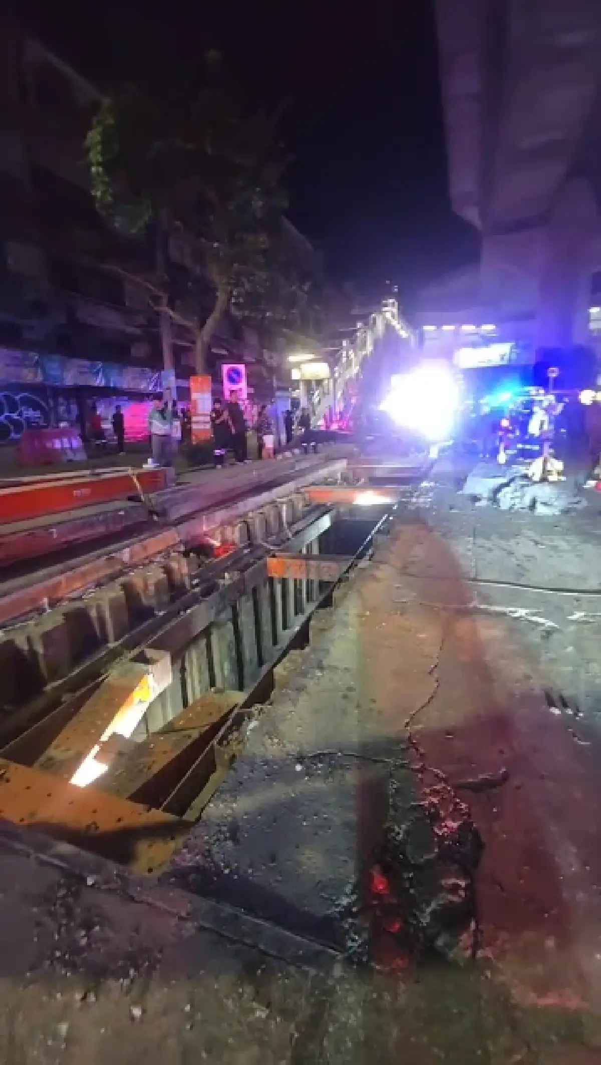 สลด! เกิดเหตุ ดินสไลด์ถล่มทับคนงาน ฝังร่างลึก 15 เมตร ย่านบางนา