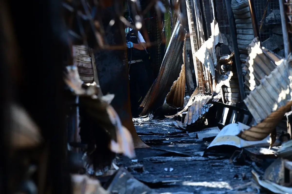 อัปเดต 'ไฟไหม้ตลาดจตุจักร' กทม. ประกาศเป็นเขตอันตราย เร่งรื้อถอน-เยียวยาผู้ค้า