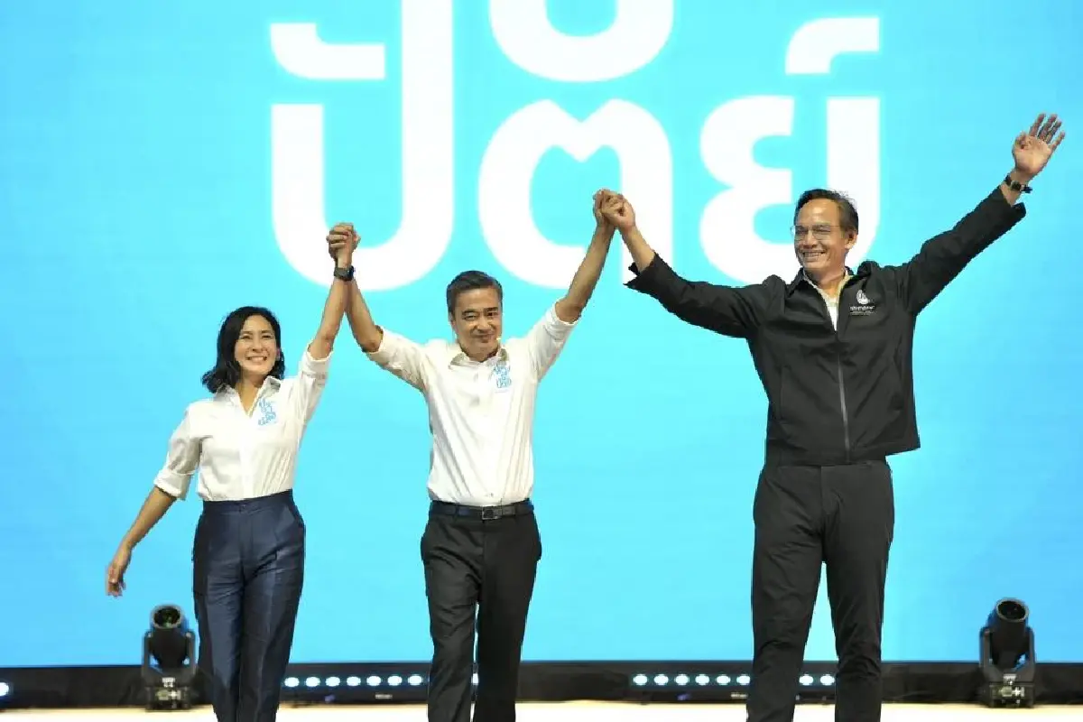 ‘ประชาธิปัตย์’ เก็บทรงร่วมรัฐบาล ห่วง ‘ระเบิดเวลา’ การเมือง