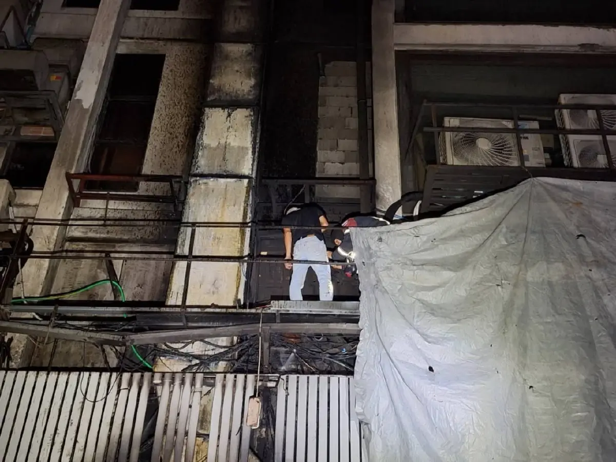 สรุปเหตุ ไฟไหม้ร้านอาหารดัง สุขุมวิท 19 เปลวไฟลุกพรึบ ระบายควันวุ่น