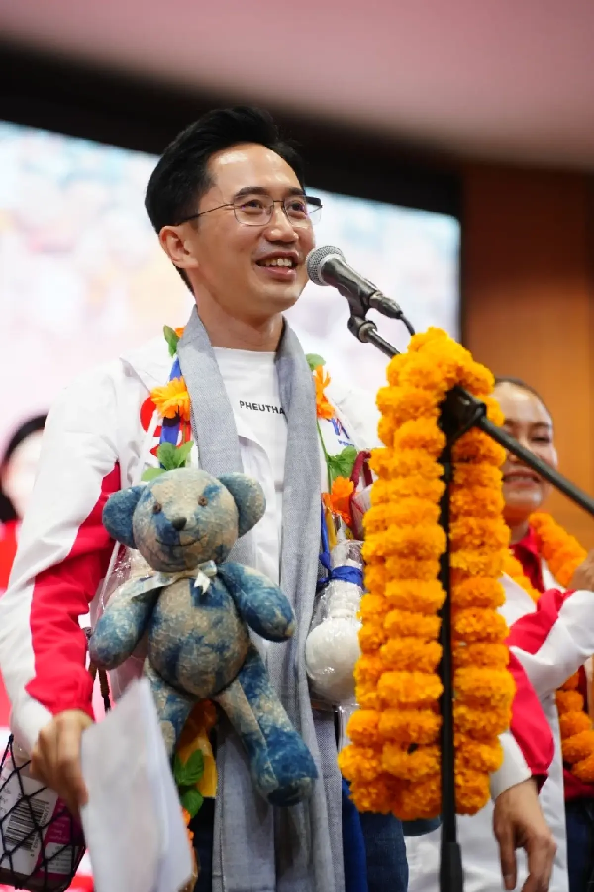 พท.ปราศรัย สกลนคร ซัด ภท.หาเสียงชังชาติ เย้ยคลิปเสียงประกาศศักดา