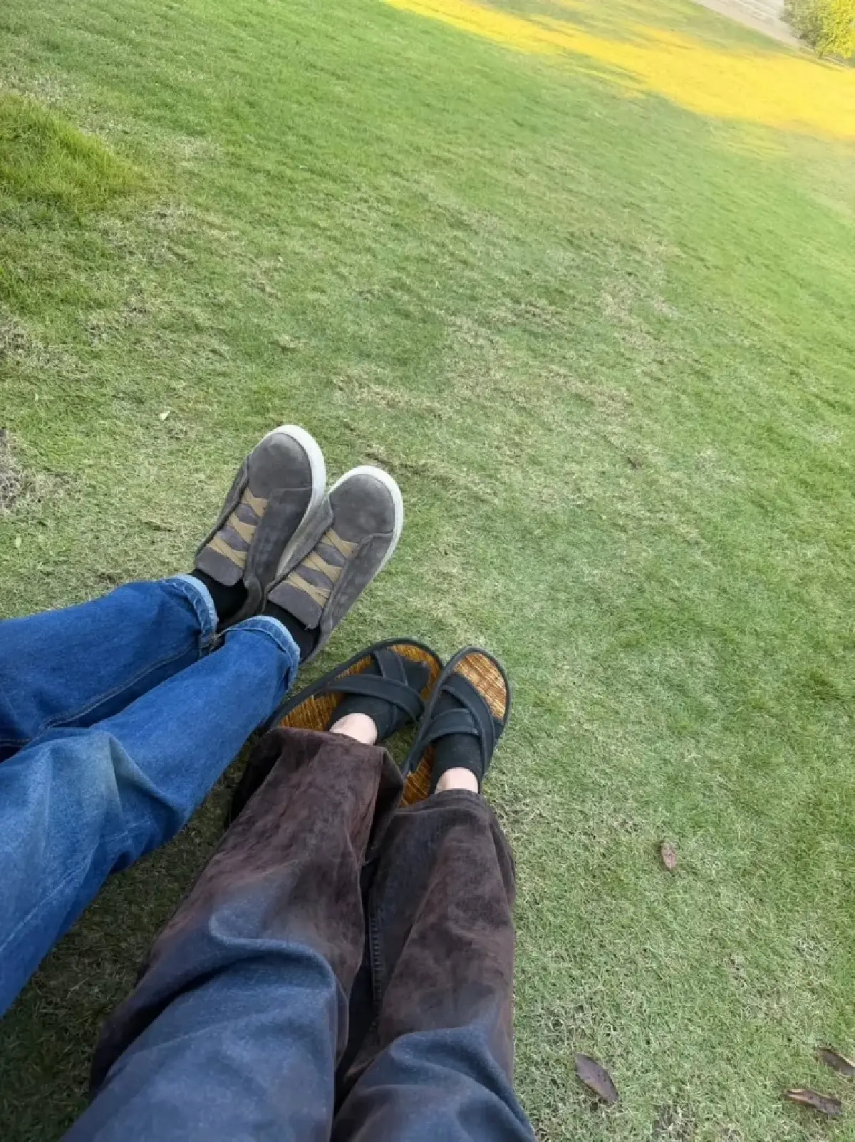 ชัดเจนแล้ว! 'พิธา' เสิร์ฟภาพหวาน เปิดตัว 'ก้อย อรัชพร' รับวันวาเลนไทน์