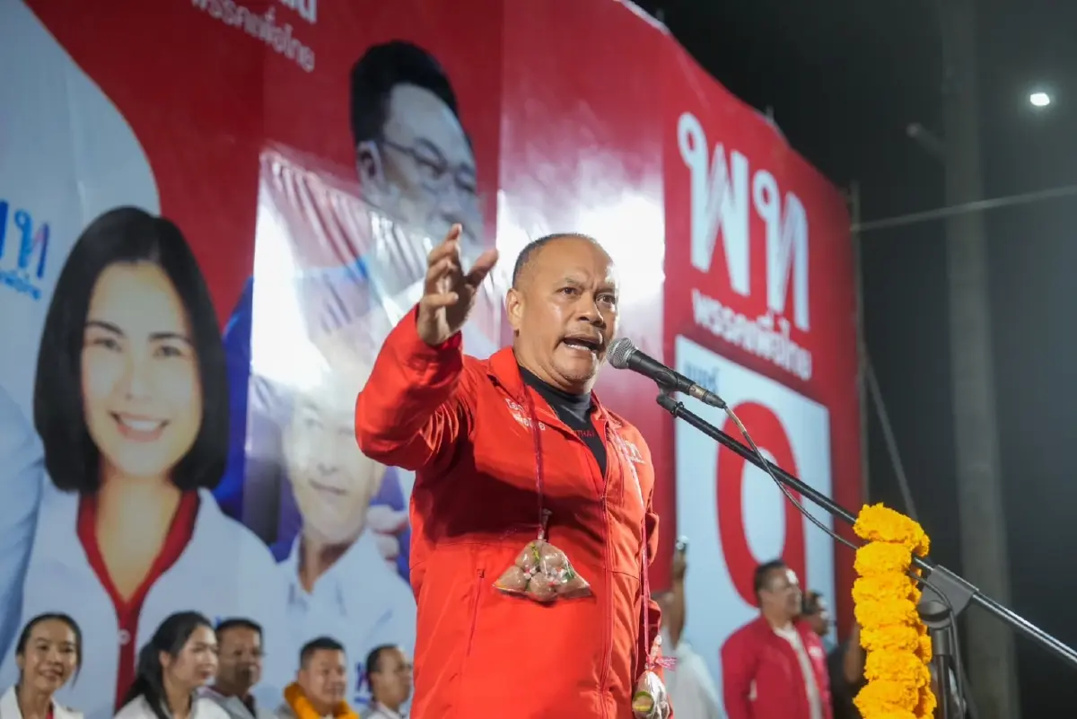 ‘เพื่อไทย’ ปราศรัย4 เวที อุบลฯ ปลุกคนเสื้อแดงเทแต้ม 11 เขต