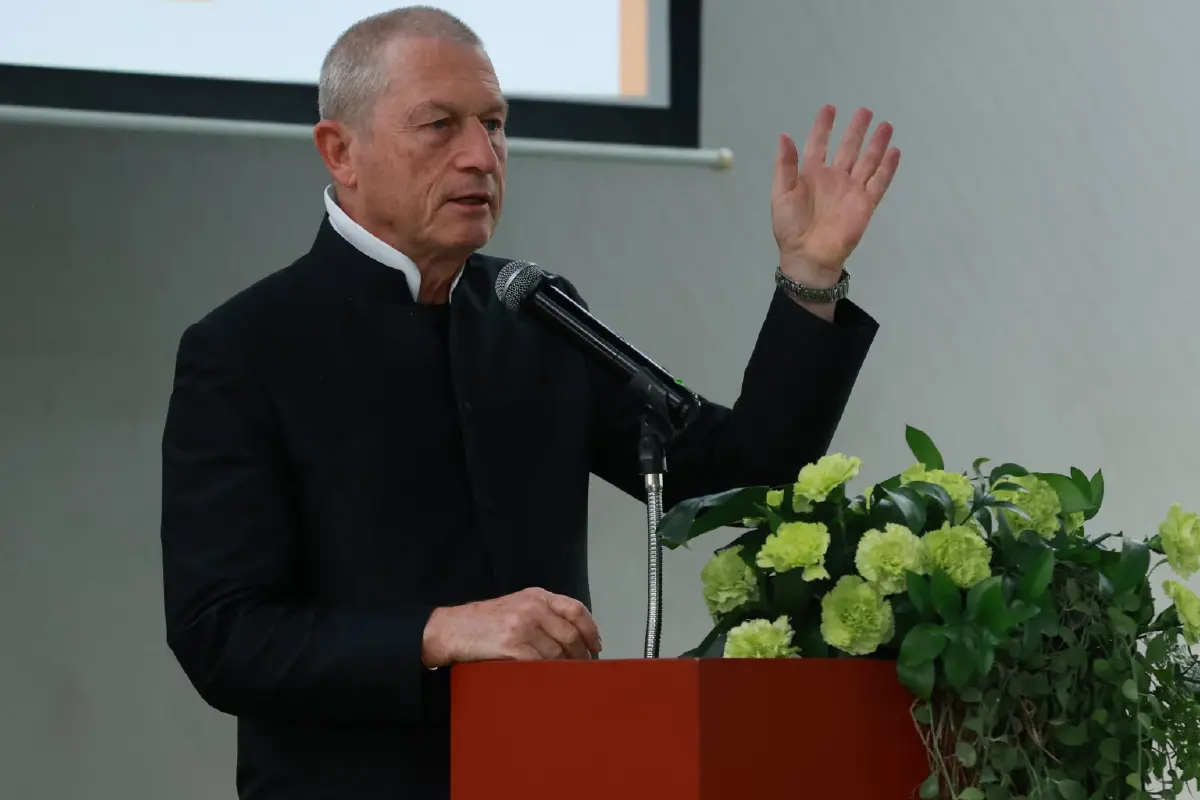 เอาตัวรอดอย่างยั่งยืนในโลกธุรกิจยุคใหม่ด้วย ความเห็นอกเห็นใจ-การแสดงภาพลักษณ์ผู้นำ