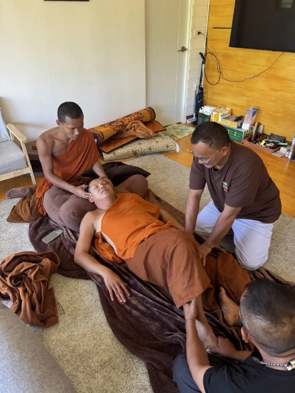 ด่วน! ครูบาชัยวัฒน์ ป่วยพ่นพิษ หามส่ง รพ. ก่อนไขปมรุกป่า ส.ป.ก.