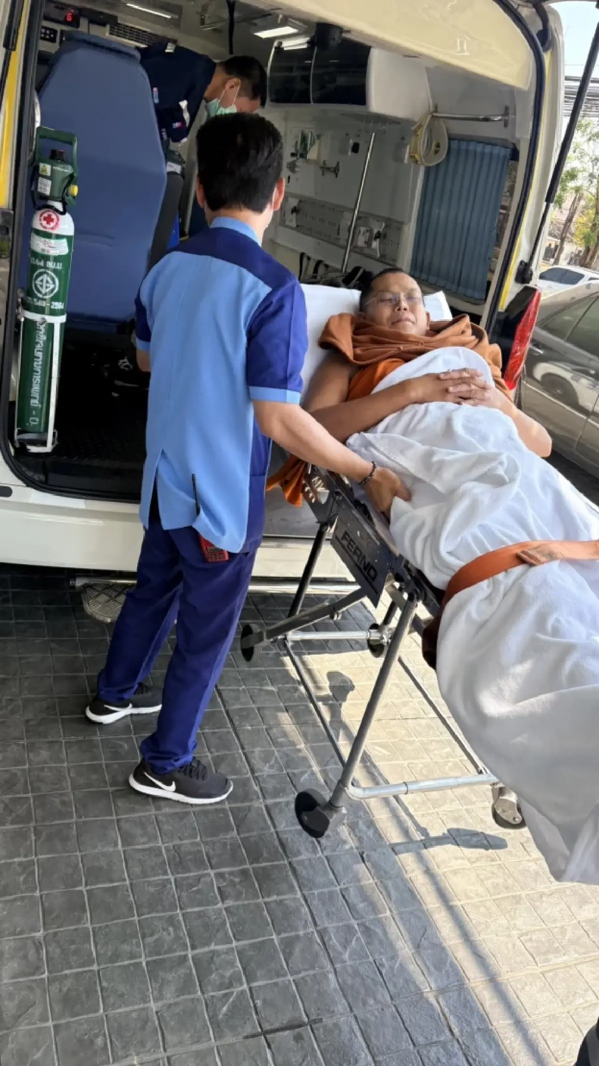 ด่วน! ครูบาชัยวัฒน์ ป่วยพ่นพิษ หามส่ง รพ. ก่อนไขปมรุกป่า ส.ป.ก.