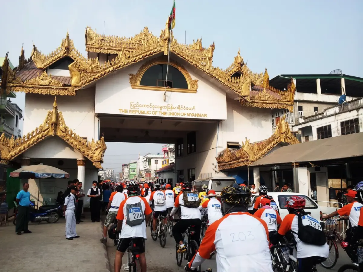 นานๆ ที ที่...แม่สอด