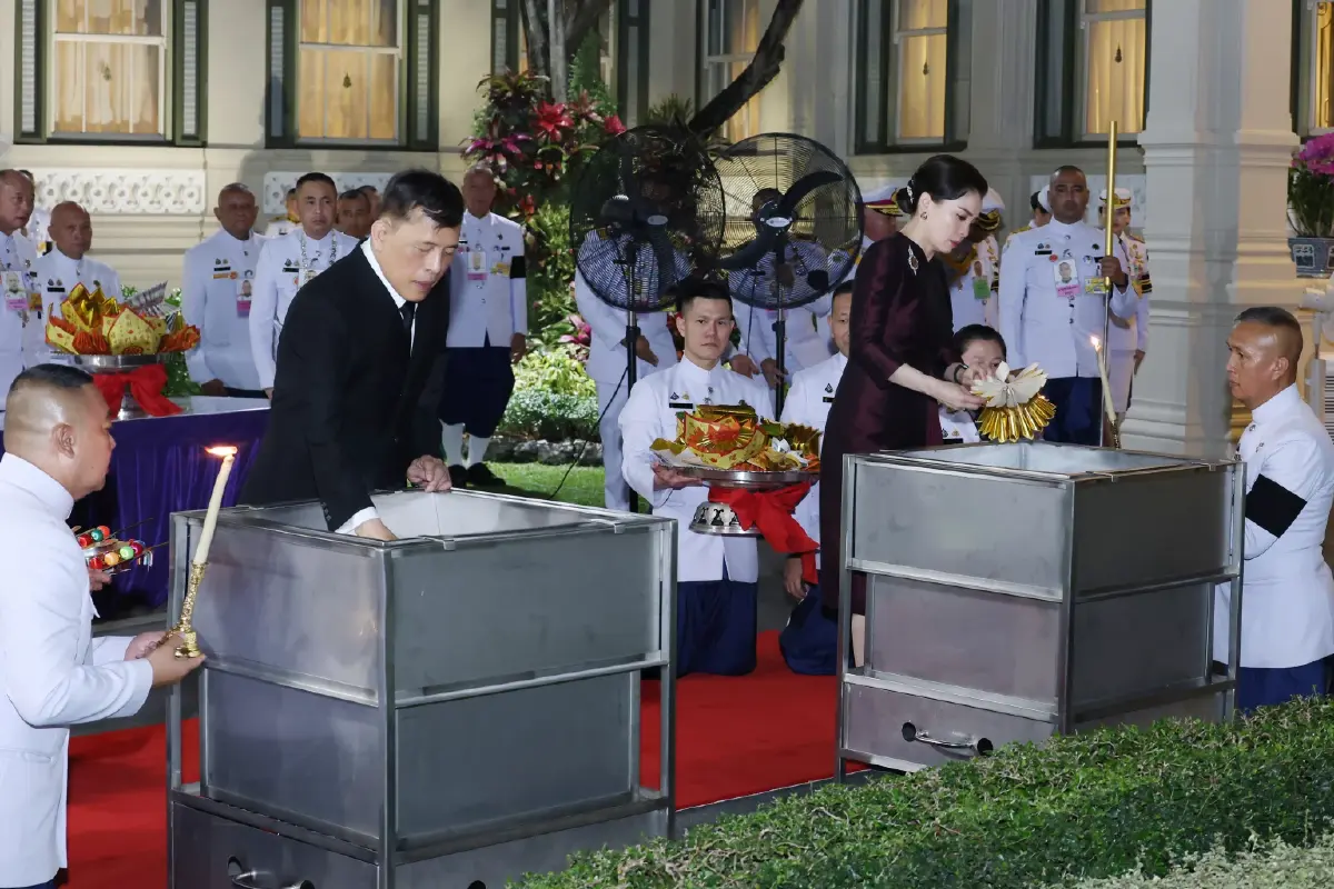 ในหลวง-พระราชินี ทรงประกอบพระราชพิธีสังเวยพระป้าย เนื่องในเทศกาลตรุษจีน 2569