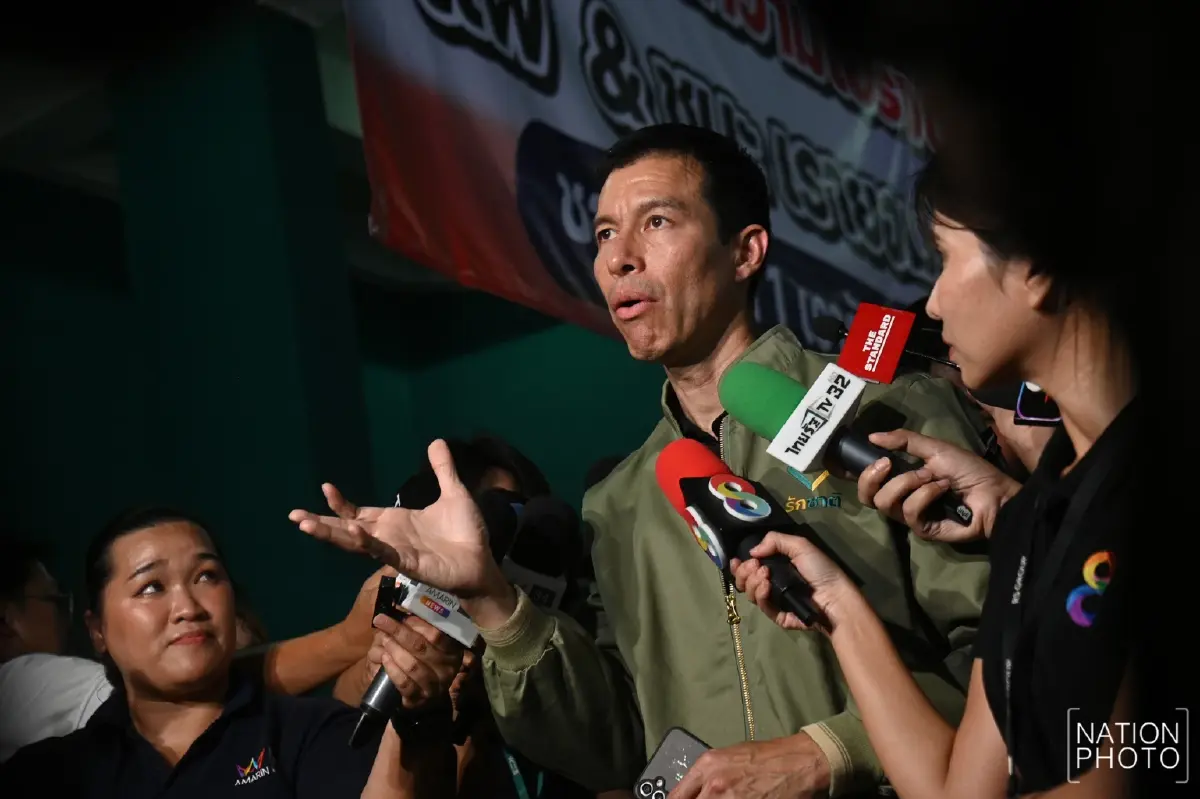 แกนนำพรรครักชาติ บุกสนามแบดฯ ชลบุรี เกาะติดปมนับคะแนนผิดปกติ