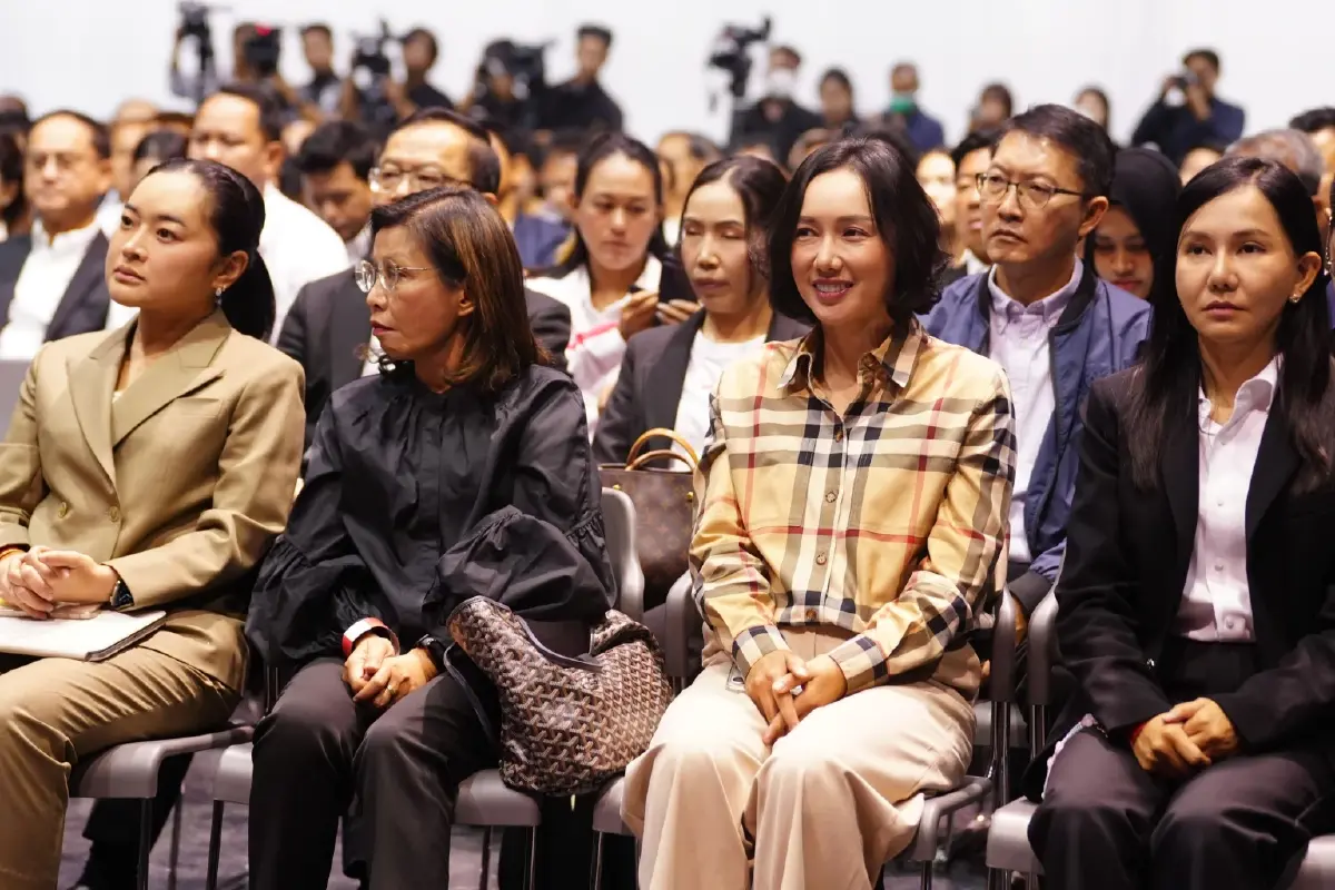 ‘เพื่อไทย’ ปลุกว่าที่ สส. “สู้ต่อไป” - ‘ยศชนัน’ ไม่ทิ้งพรรค