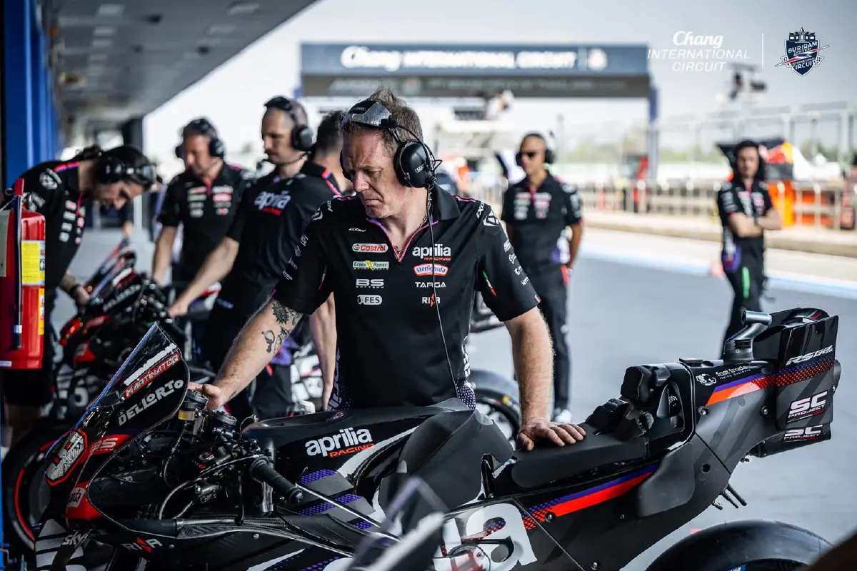 เบซเซ็คคี คลั่ง! ทุบสถิติสนามช้างฯ กระจุย บด 'มาร์เกซ' ยับวันแรก MotoGP 2026