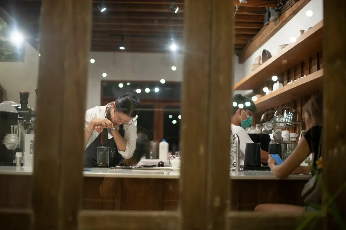 'สวรรค์บนดิน' มากกว่าร้านชา โมเดลเศรษฐกิจเพื่อชุมชนและผืนป่าเชียงราย