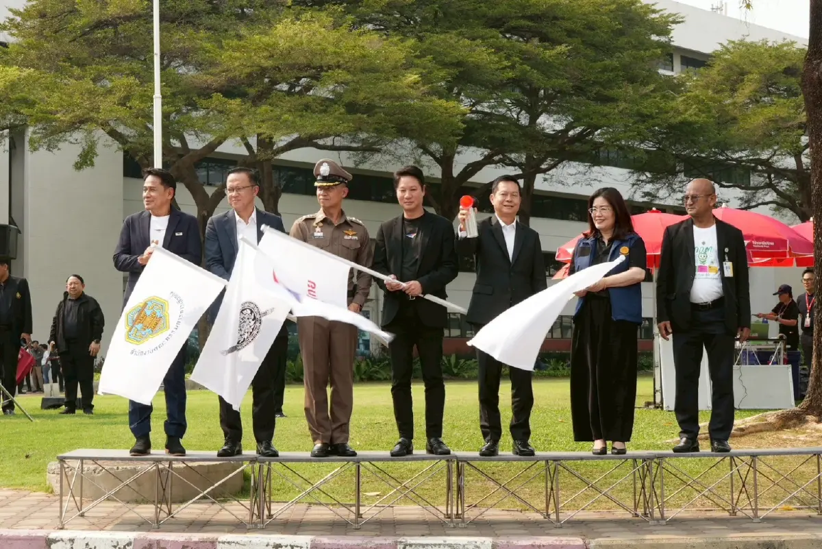 กกต. ปล่อยขบวนรถขนส่งบัตรเลือกตั้งล่วงหน้า กระจาย 400 เขตทั่วไทย รอนับพร้อมกัน 8 ก.พ.