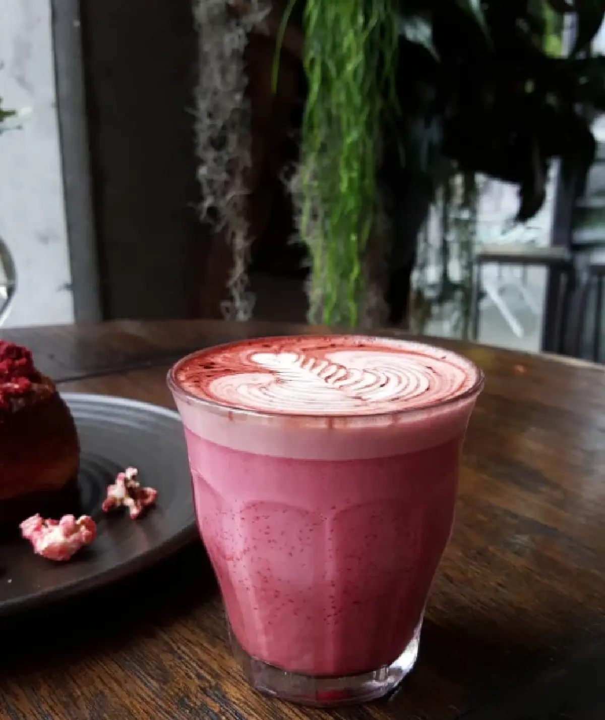 ชวนจิบ 'เมนูสีชมพู' กาแฟธีมวาเลนไทน์