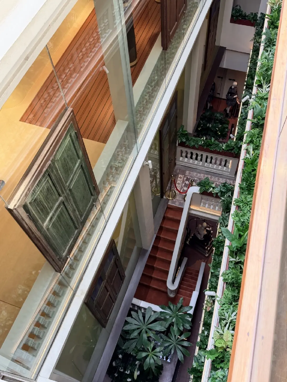 พาทัวร์ LOUIS VUITTON HOTEL BANGKOK เลือกกรุงเทพฯ ลำดับที่ 4 ของโลก