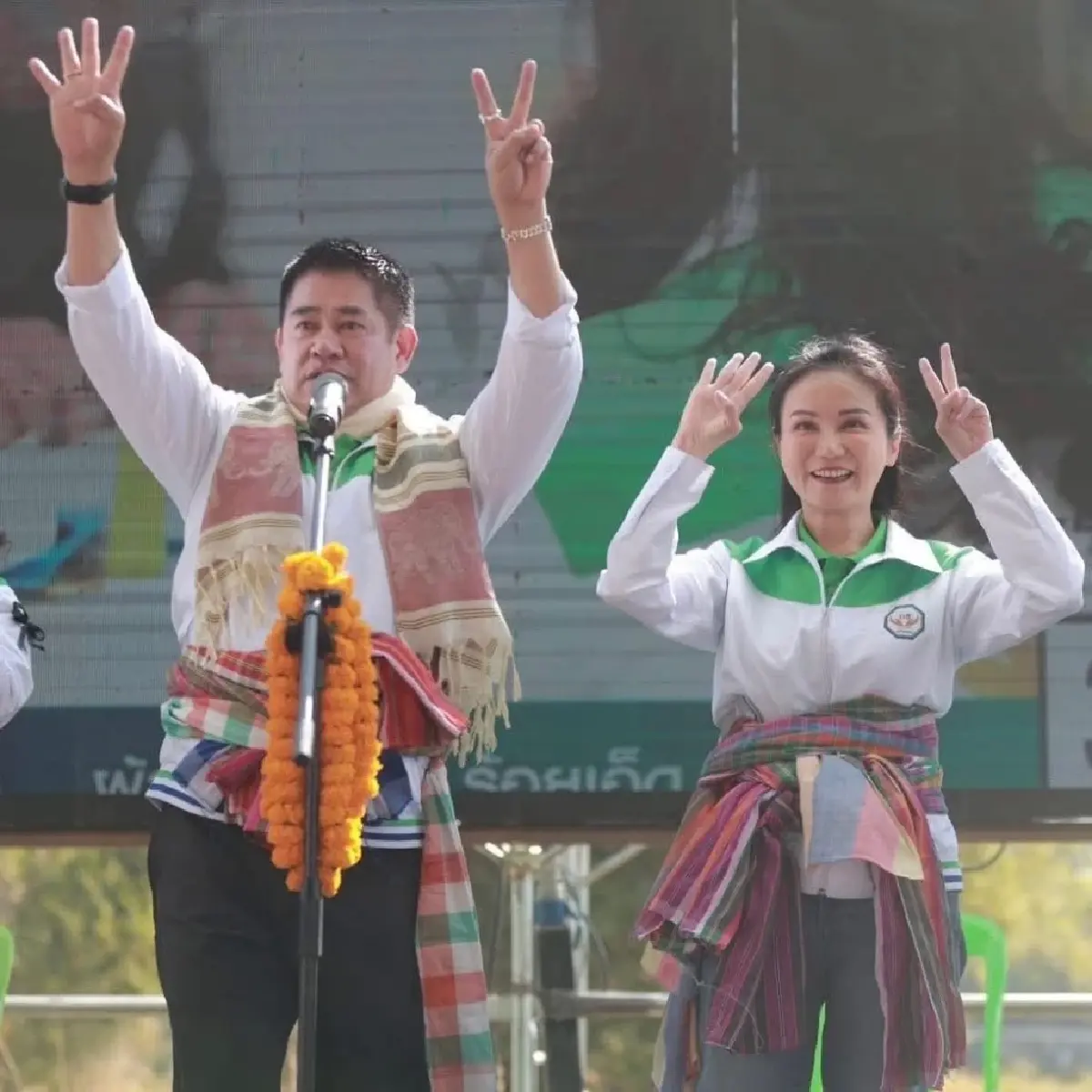 ยกเครื่อง ‘เพื่อไทย’ เมื่อ ‘ยศชนัน’ ทำไม่ได้ จับตา ‘แดง’ ลุ้นรัฐบาล