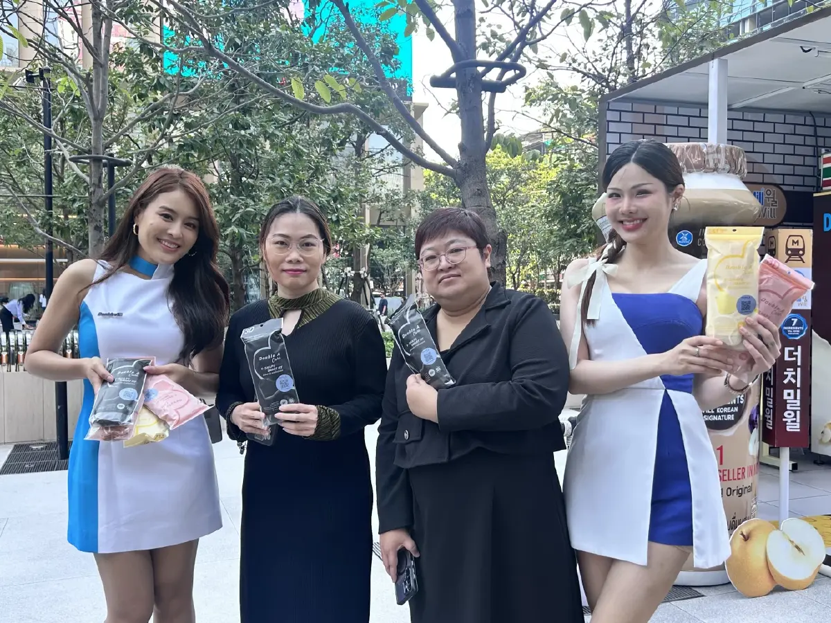 พิษ PM2.5 บุกใจกลางกรุง แจกหน้ากาก ป้องกันฝุ่น