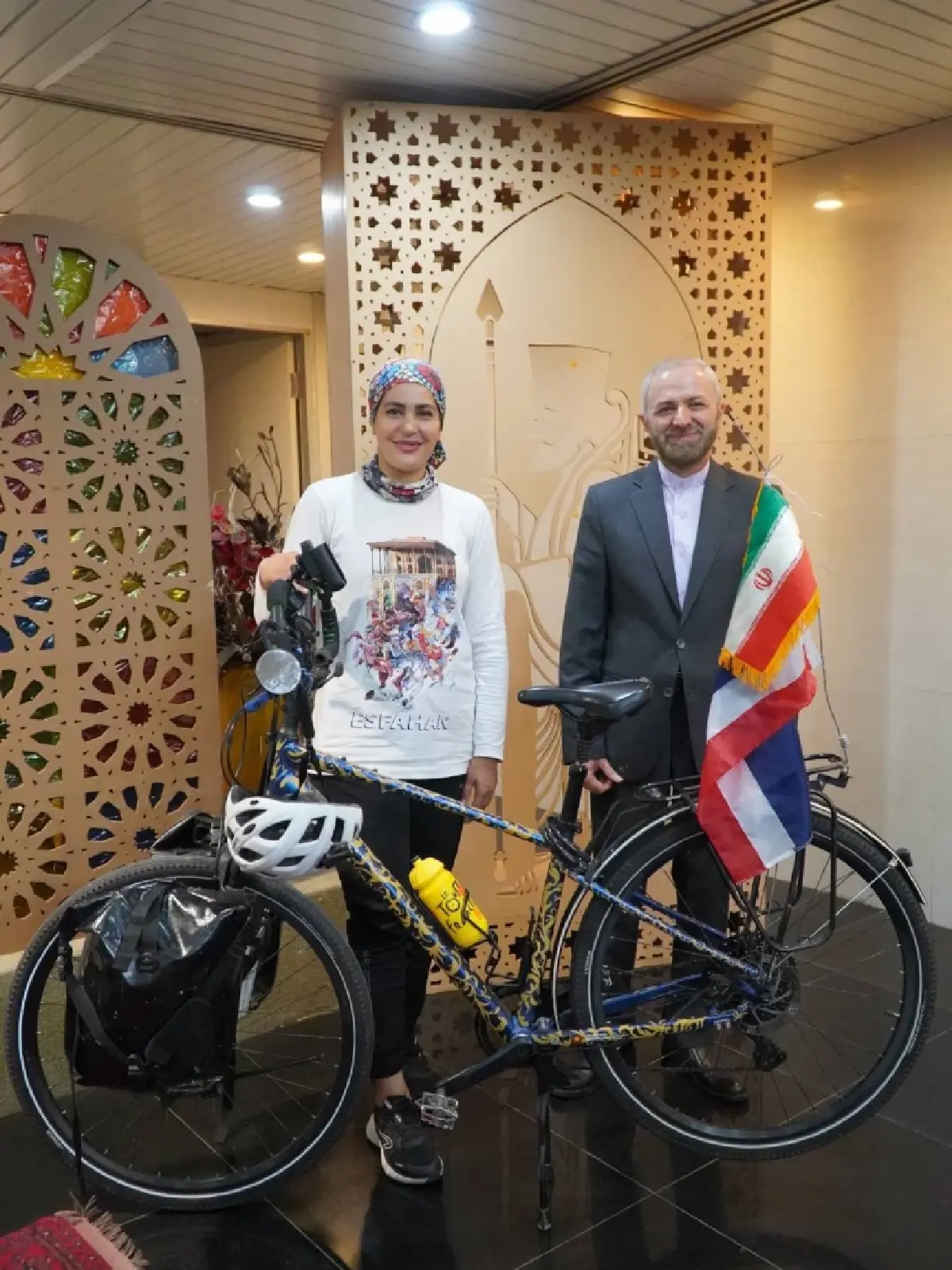 รู้จัก 'นักปั่นจักรยานหญิงชาวอิหร่าน' ทูตส่งสาร ‘สันติภาพ’ ทั่วเอเชีย | World Pulse