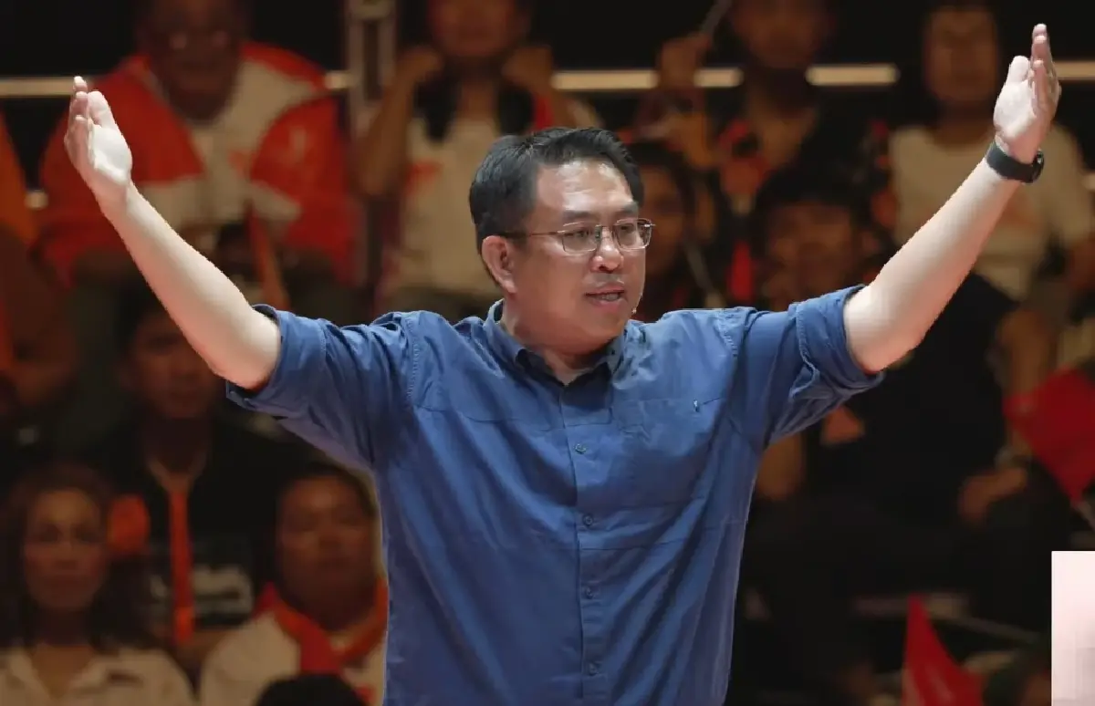 ‘วิโรจน์’ ชูปฏิรูป ทหาร-ตร. รัฐบาล ปชน.พา ‘พล.ต.ต.ปวีณ’ กลับไทย