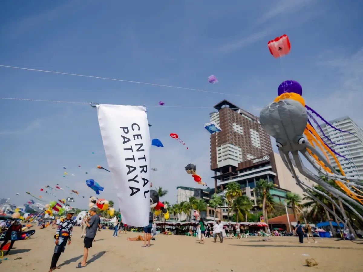 หาที่เที่ยวพัทยา เทศกาลว่าวนานาชาติ 2026 ดูว่าวยาวสุดลูกหูลูกตา