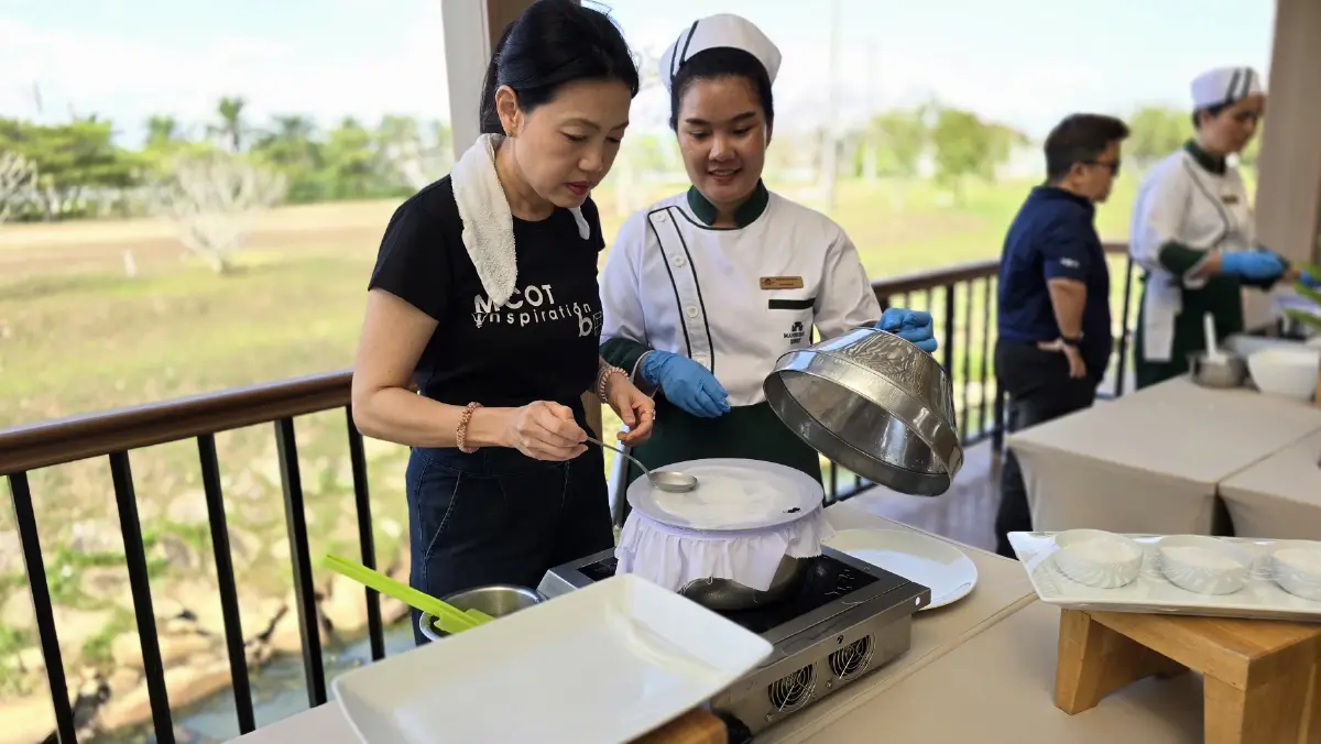 ‘ตักบาตรใบไม้’ กับเส้นทาง ‘ลมหายใจสีเขียวแห่งจันทบุรี’
