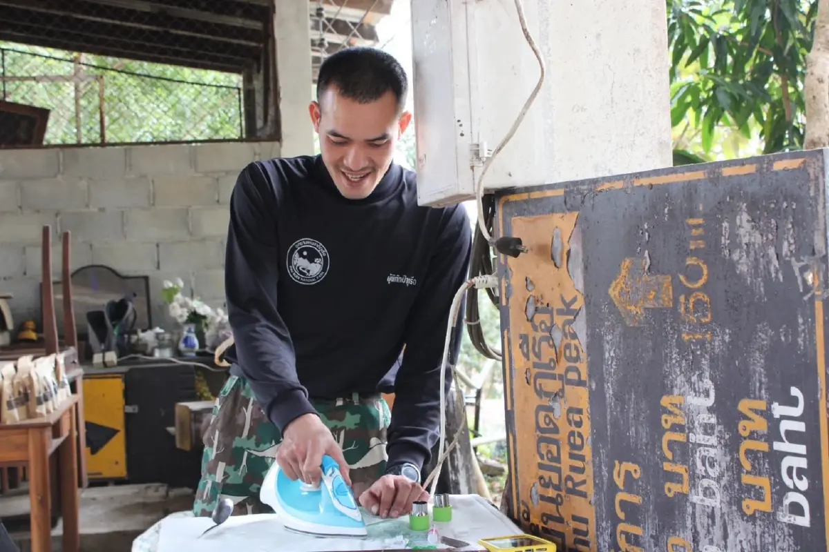 เปลี่ยนขยะให้มีค่า ภูเรือทำถึง ทำพวงกุญแจ ผีบุ้งเต้า ของแรร์ไอเทม