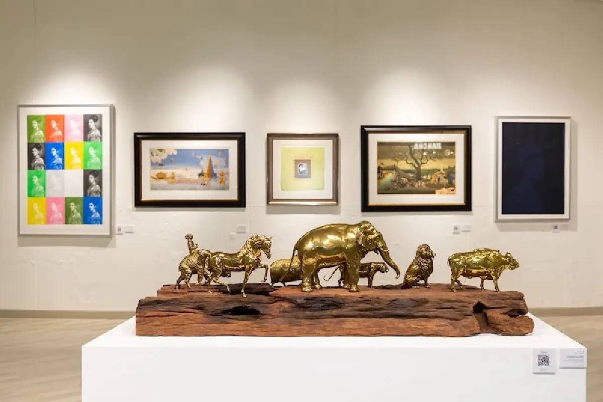 สยามพารากอน จัดนิทรรศการ 'น้อมรำลึกในพระมหากรุณาธิคุณ แห่งสมเด็จพระบรมราชชนนีพันปีหลวง'