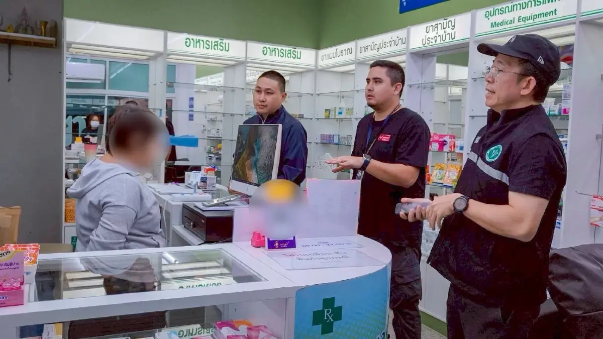 'ร้านยา' ฉาว! บุกค้น 7 แห่งกรุงเทพ จับเภสัชกรเก๊ กระจายยาแก้ไอ 4x100