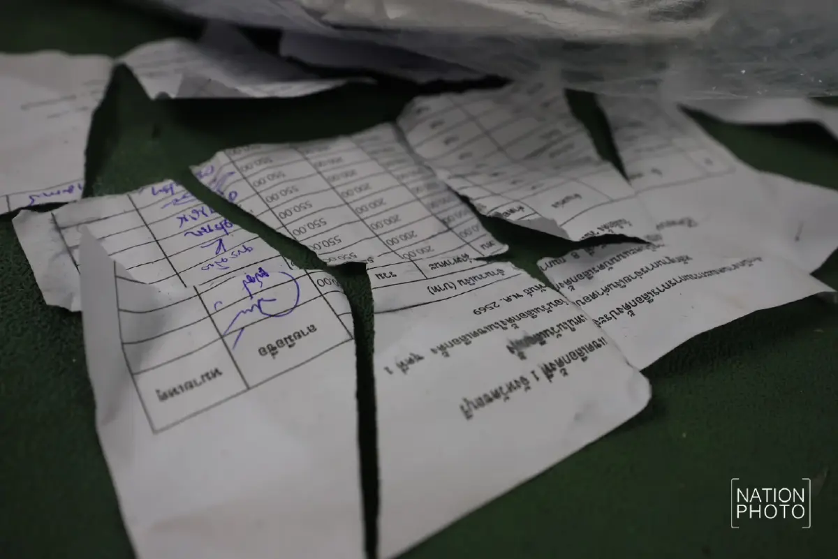 มวลชนกดดัน กกต. นับคะแนนใหม่ เขต 1 ชลบุรี หลังพบพิรุธหลายจุด