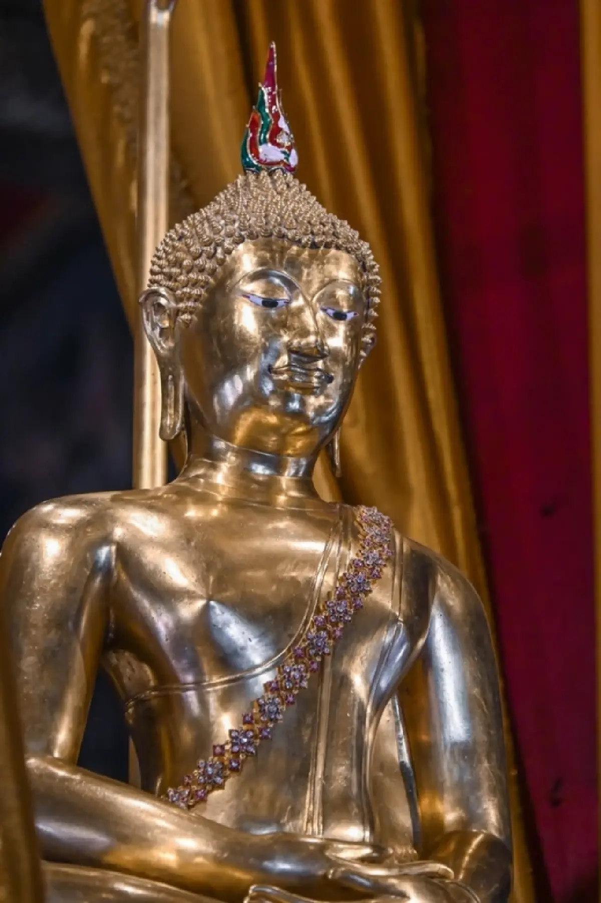 พระรัศมีทองคำฯ พระพุทธสิหิงค์ อายุ 500 ปี : เปิดประวัติ วิธีบูรณะ