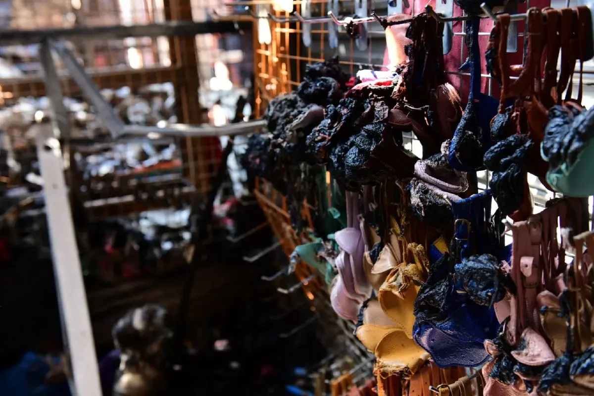 อัปเดต 'ไฟไหม้ตลาดจตุจักร' กทม. ประกาศเป็นเขตอันตราย เร่งรื้อถอน-เยียวยาผู้ค้า