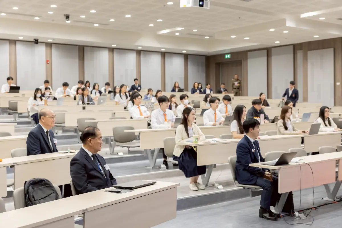 กรมพระศรีสวางควัฒนฯ ทรงบรรยายพิเศษ 'การเกิดมะเร็ง' แก่ นศพ.ปี 3