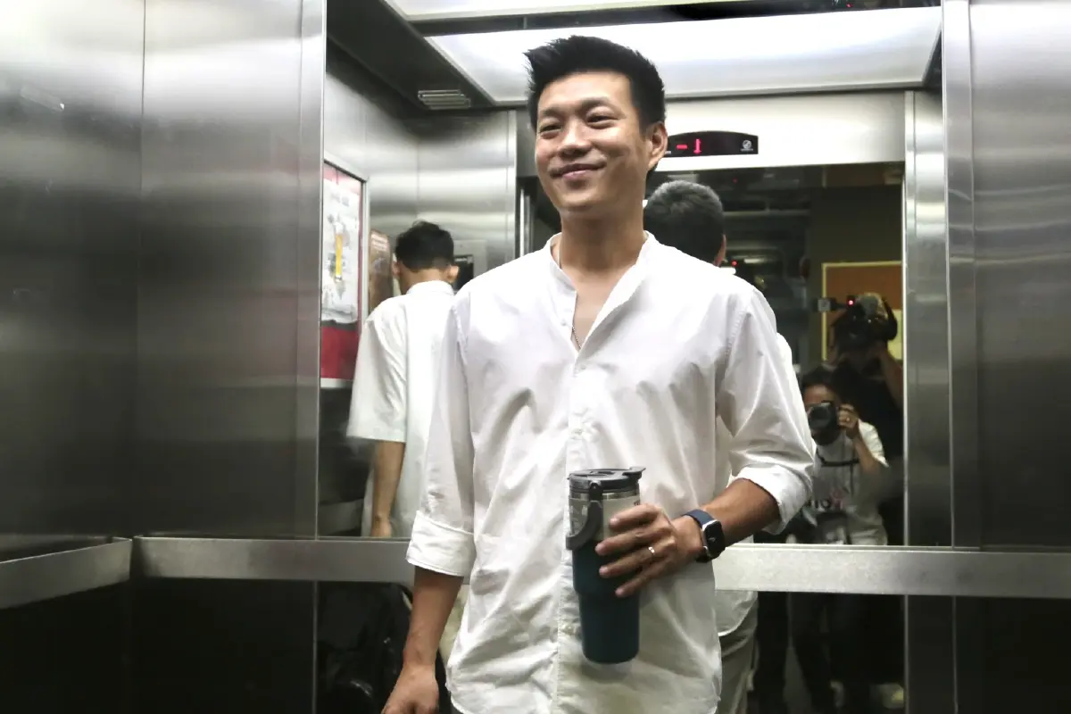 แกนนำ ปชน.ทยอยเข้าพรรค ตั้ง 'วอร์รูม' ประเมินผลเลือกตั้ง