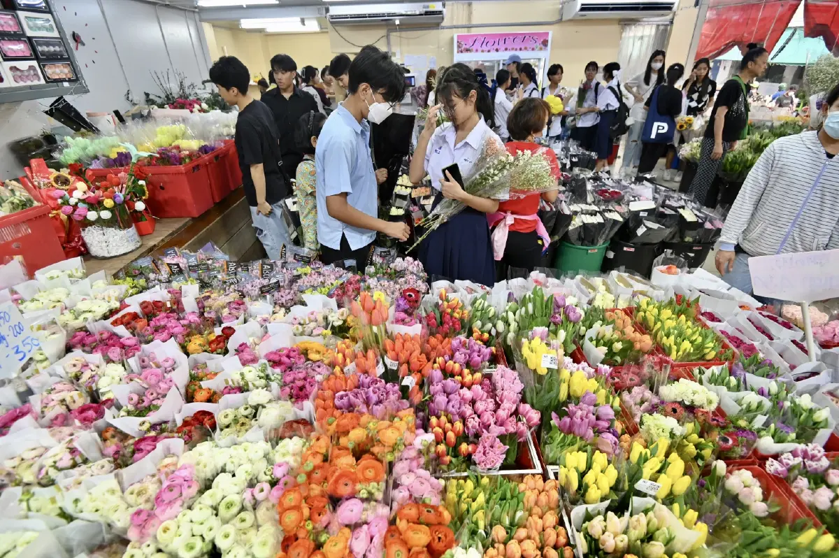 ความหมาย ดอกกุหลาบ แต่ละสีสื่ออะไร ทำไมต้องมอบช่อดอกไม้ วาเลนไทน์