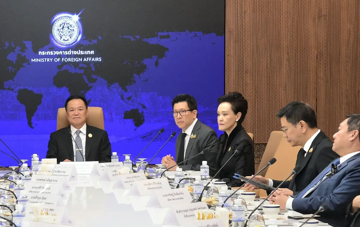 นายกฯ มอบนโยบายรัฐมนตรีเศรษฐกิจ-ผู้บริหารกระทรวงการต่างประเทศเคลื่อนการทูตคู่เศรษฐกิจ