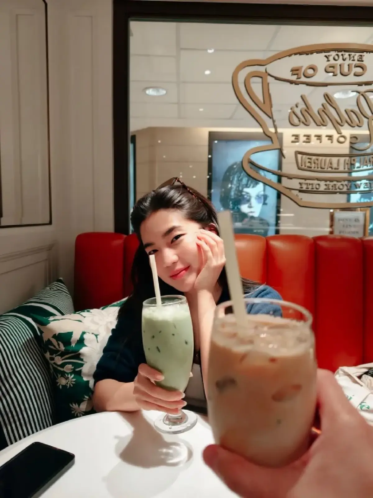 ชัดเจนแล้ว! 'พิธา' เสิร์ฟภาพหวาน เปิดตัว 'ก้อย อรัชพร' รับวันวาเลนไทน์