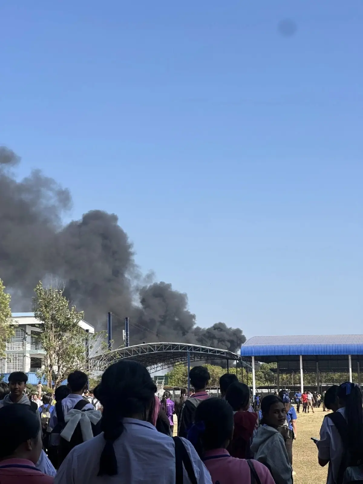 อัปเดต ไฟไหม้ปั๊มน้ำมัน ใกล้โรงเรียนที่ขอนแก่น เร่งควบคุมเพลิง