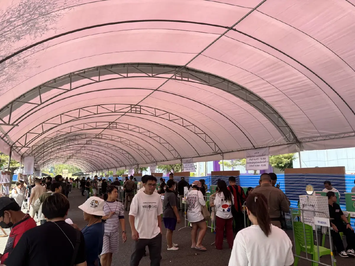 ประเวศคึกคัก ใช้สิทธิเลือกตั้งล่วงหน้า ‘ราม 2’ จัดระเบียบดี เข้าคูหาไม่ถึง 5 นาทีเสร็จ