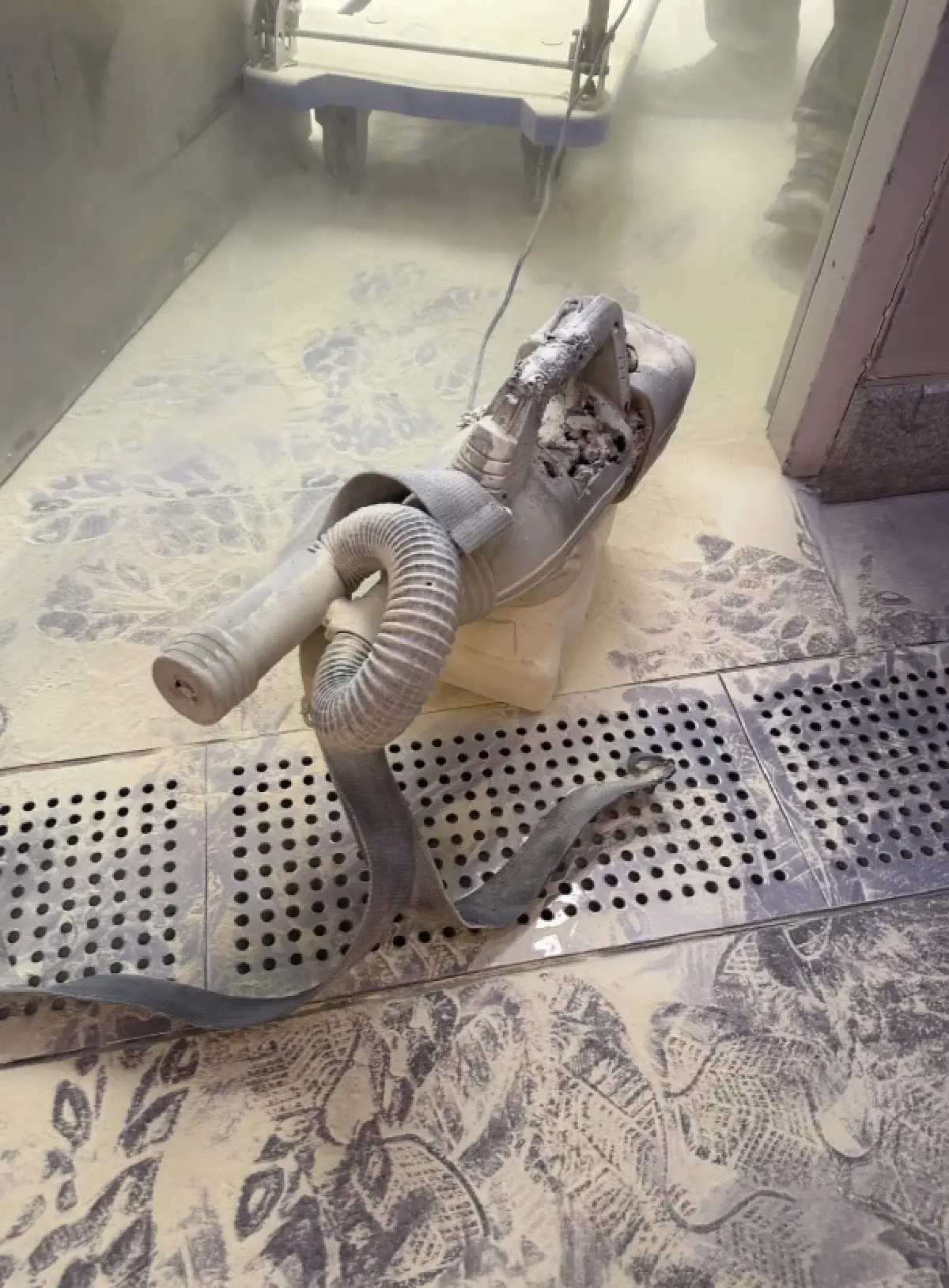 ระทึก! ไฟไหม้ BTS สนามกีฬาฯ ต้นเหตุเครื่องพ่นแอลกอฮอล์ช็อต