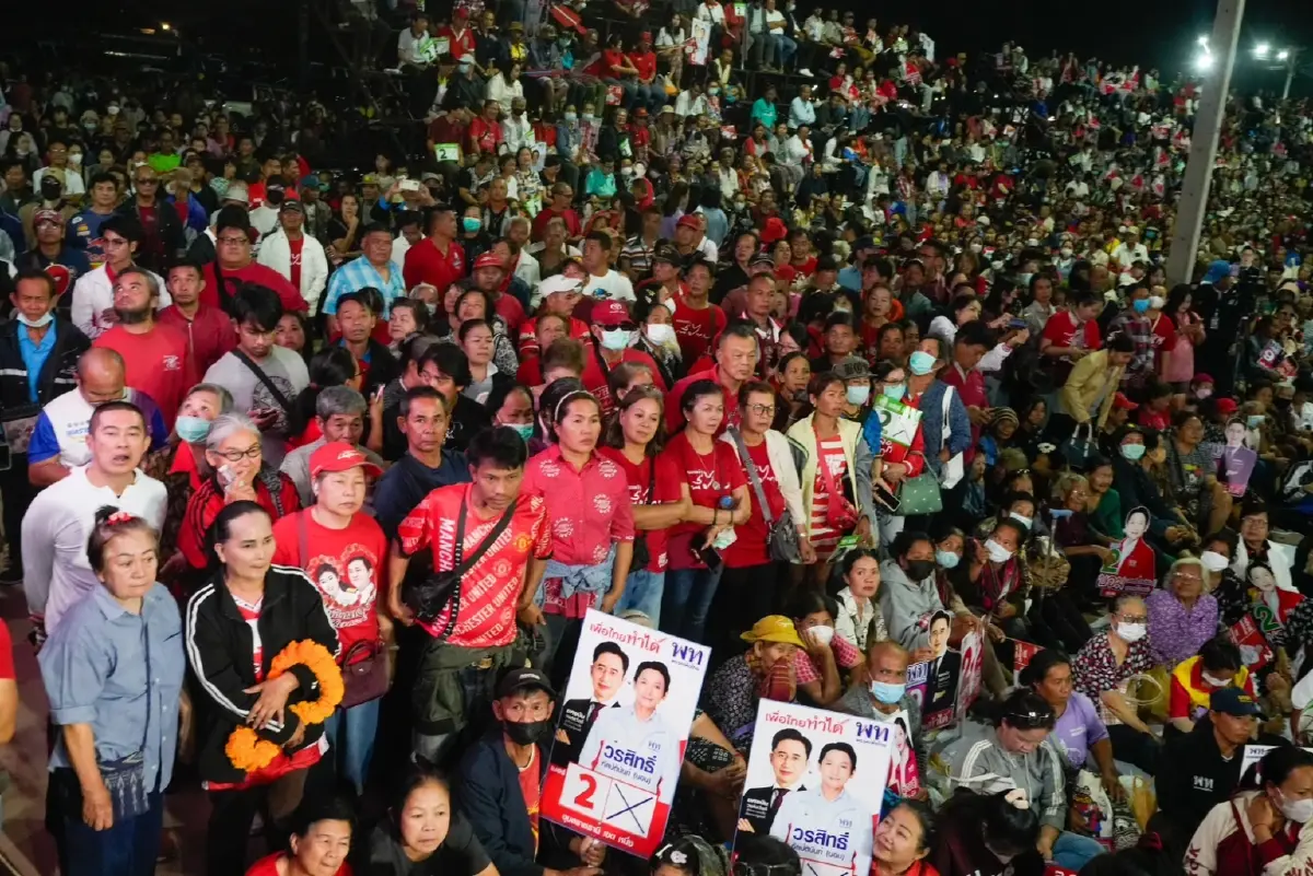 ‘เพื่อไทย’ ปราศรัย4 เวที อุบลฯ ปลุกคนเสื้อแดงเทแต้ม 11 เขต