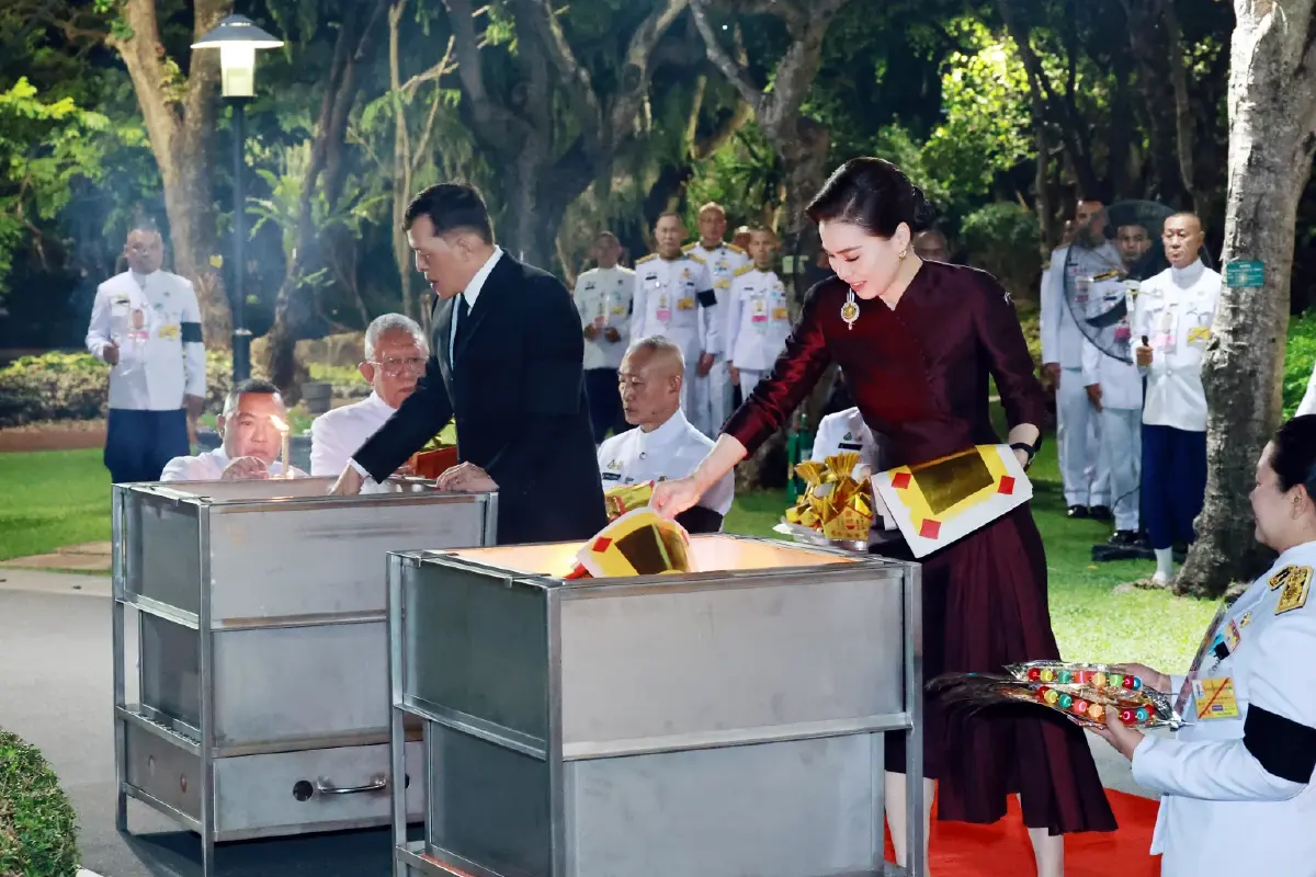 ในหลวง-พระราชินี ทรงประกอบพระราชพิธีสังเวยพระป้าย เนื่องในเทศกาลตรุษจีน 2569
