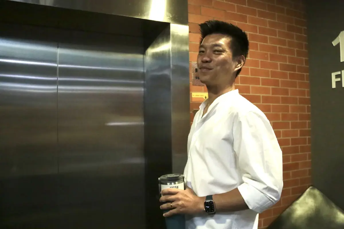 แกนนำ ปชน.ทยอยเข้าพรรค ตั้ง 'วอร์รูม' ประเมินผลเลือกตั้ง